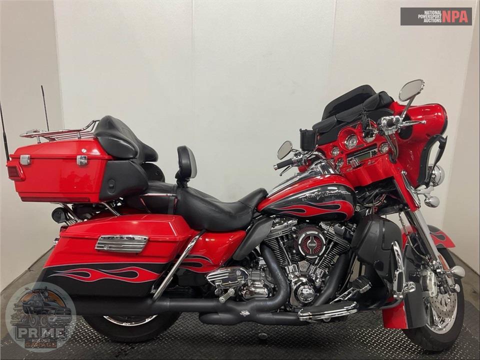 2010 Harley-Davidson FLHTCUSE5 — фото 1