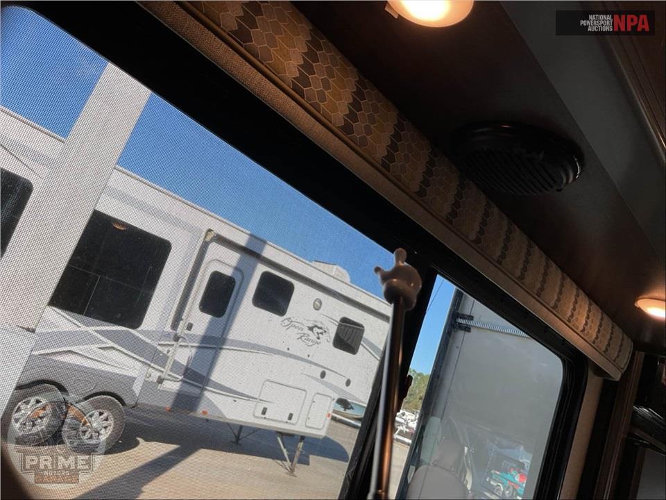 2017 Winnebago M-23A FORD - FUSE SERIES — фото 33