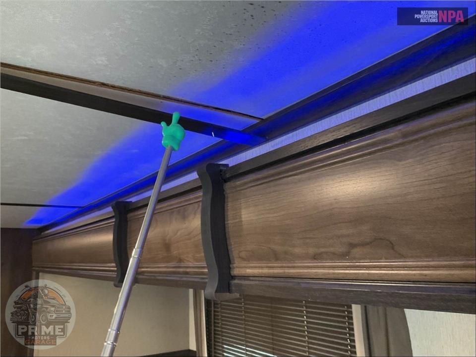 2019 Crossroads Rv M-32 FB - VOLANTE SERIES — фото 39