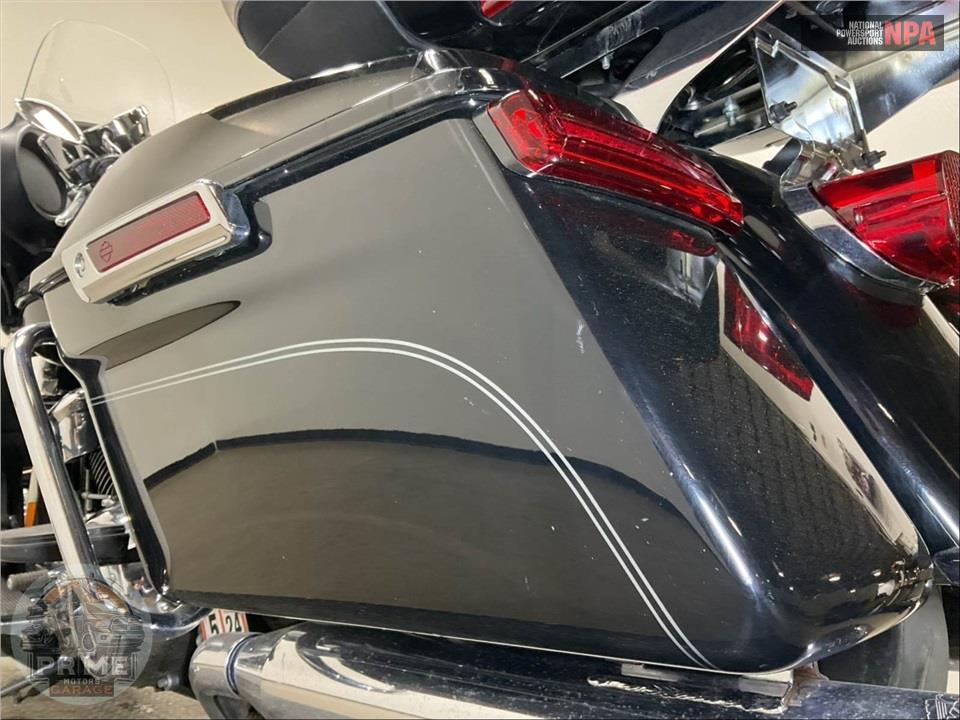 2017 Harley-Davidson FLHTCU ELECTRA GLIDE ULTRA CLASSIC — фото 26
