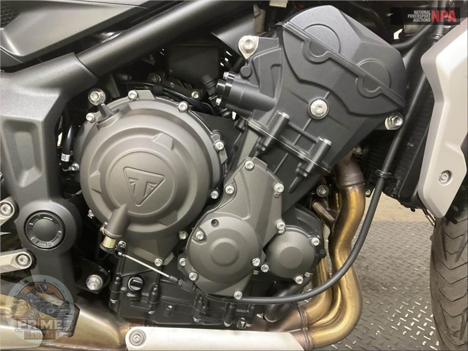 2023 Triumph TRIDENT (BLACK) — фото 6