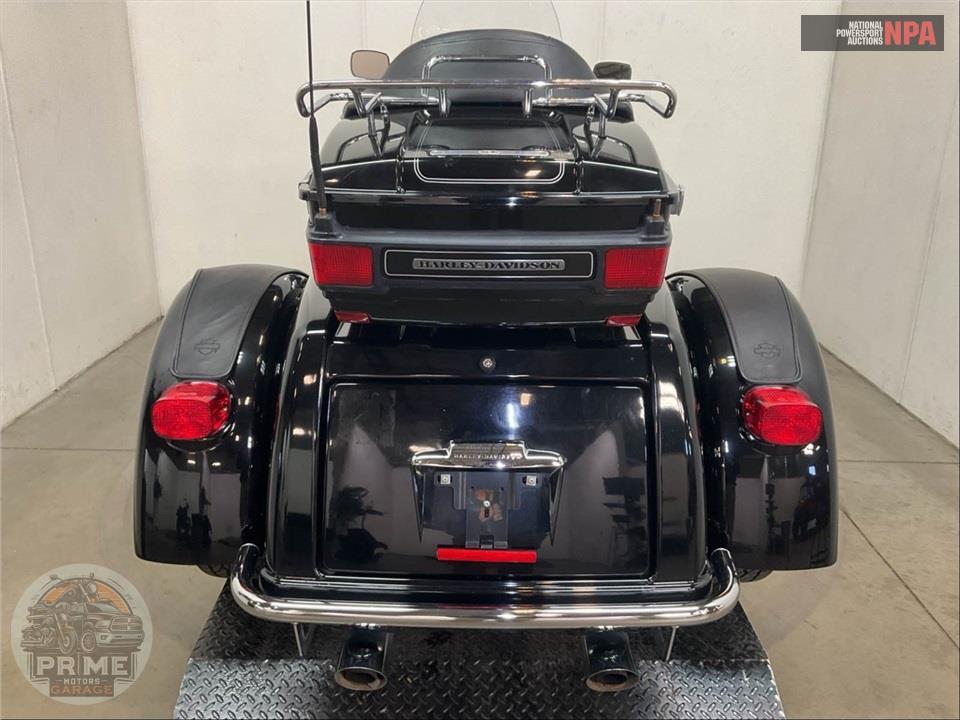 2011 Harley-Davidson FLHTCUTG TRIGLIDE UL CLSC — фото 4