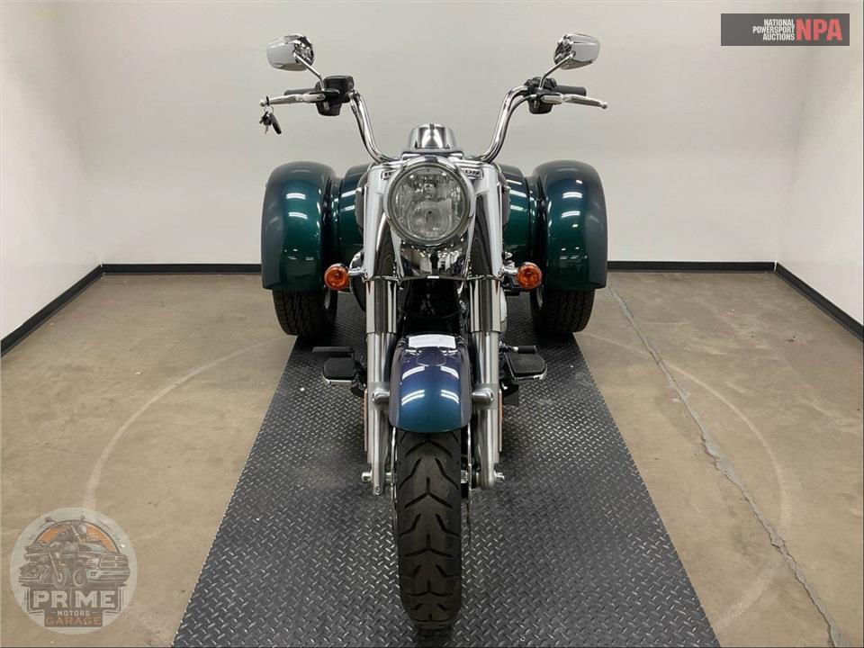 2021 Harley-Davidson FLRT FREEWHEELER — фото 2