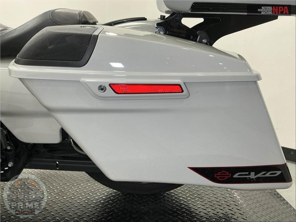 2020 Harley-Davidson FLTRXSE CVO ROAD GLIDE — фото 18