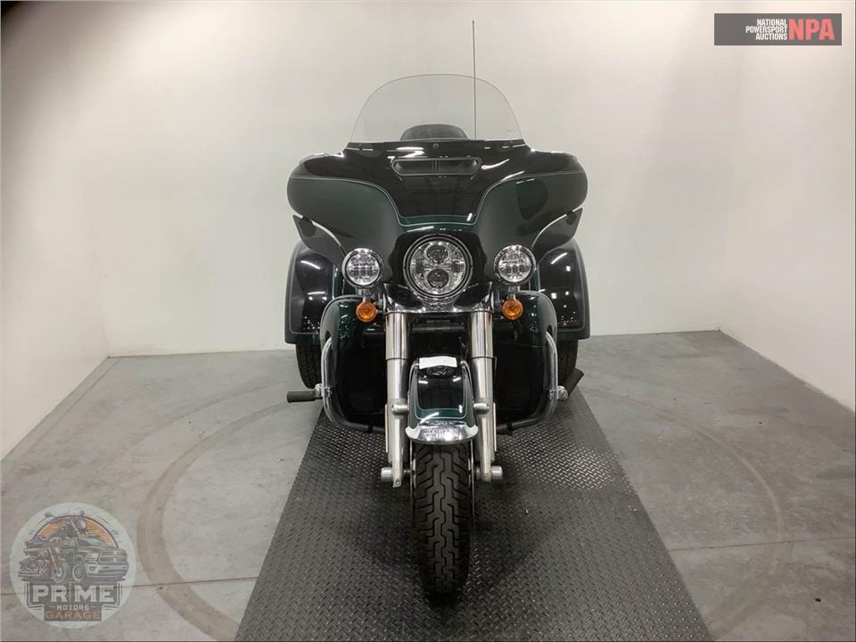 2024 Harley-Davidson FLHTCUTG TRI GLIDE ULTRA CLASSIC — фото 2
