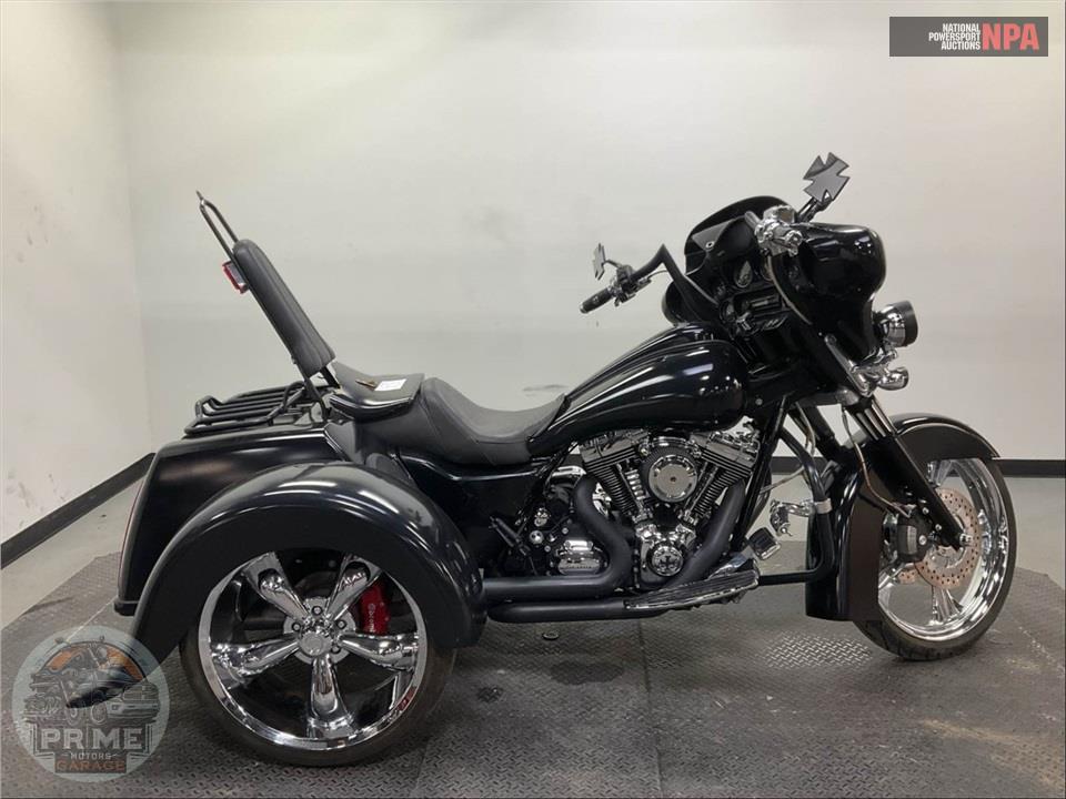 2011 Harley-Davidson FLHTCUTG TRIGLIDE UL CLSC — фото 1