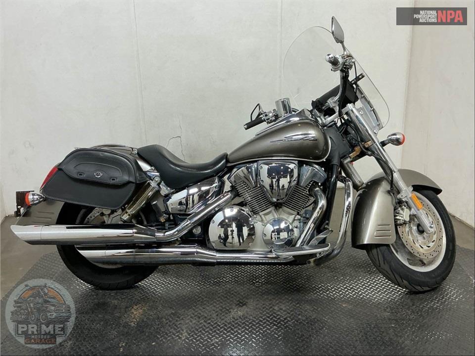 2007 Honda VTX1300R7 — фото 1