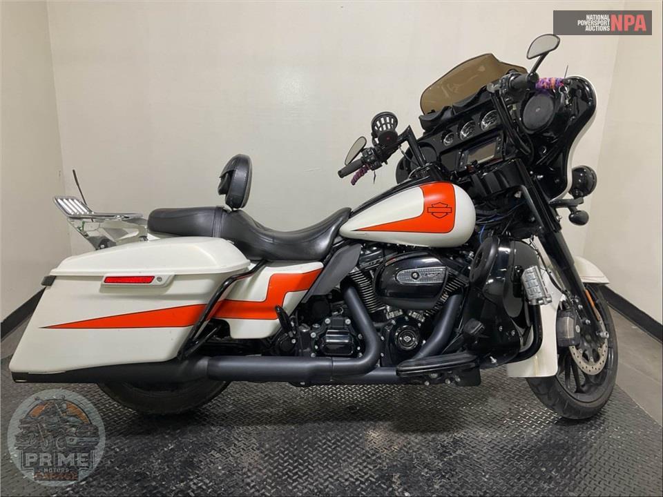 2018 Harley-Davidson FLHXS STREET GLIDE SPECIAL — фото 1