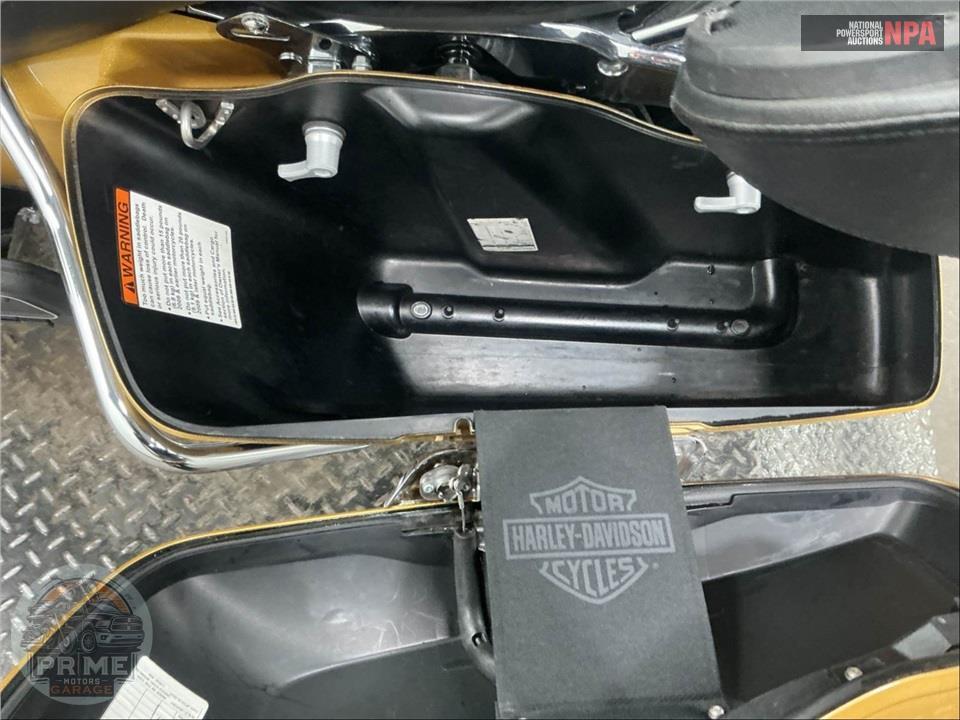 2017 Harley-Davidson FLTRU ROAD GLIDE ULTRA — фото 21