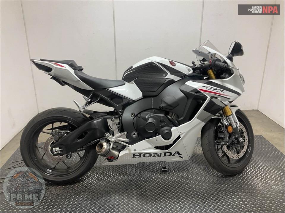 2025 Honda CBR1000RR — фото 1