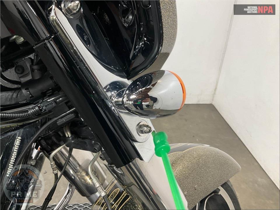 2016 Harley-Davidson FLHXS STREET GLIDE SPECIAL — фото 22