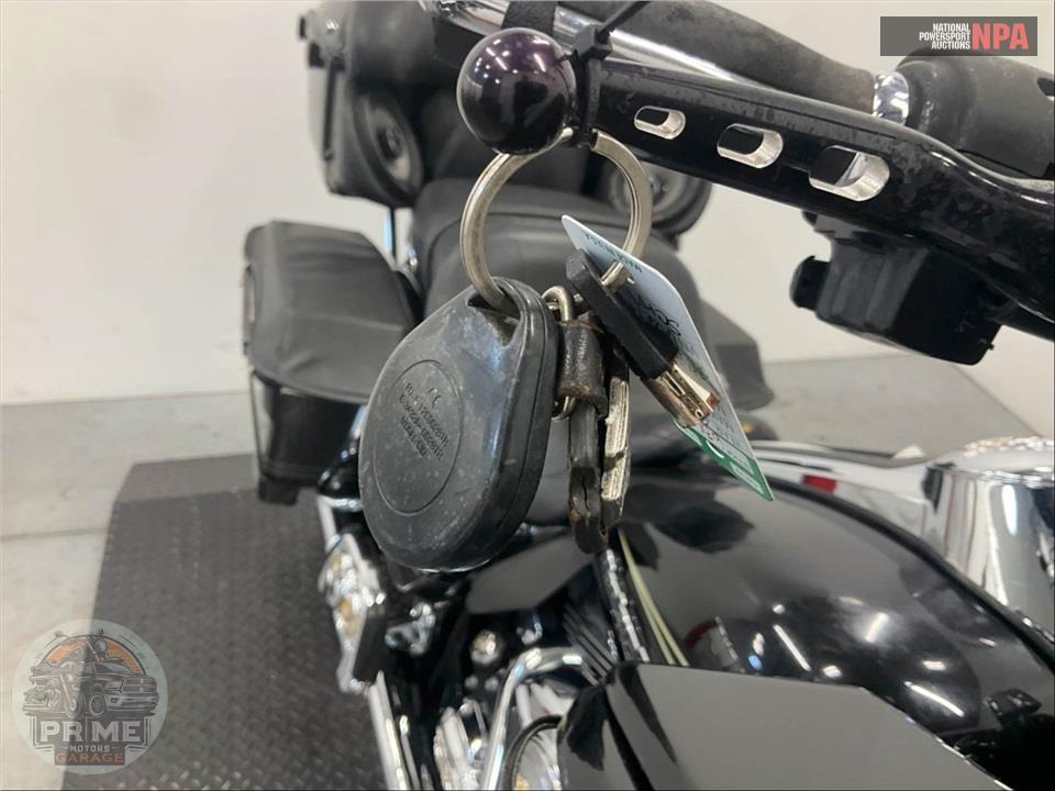 2011 Harley-Davidson FLTRU ROAD GLIDE ULTRA — фото 9