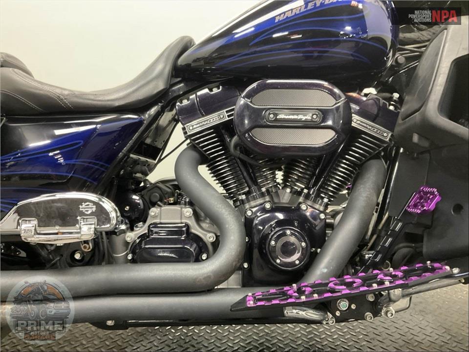 2016 Harley-Davidson FLHXSE CVO STREET GLIDE SPECIAL — фото 6