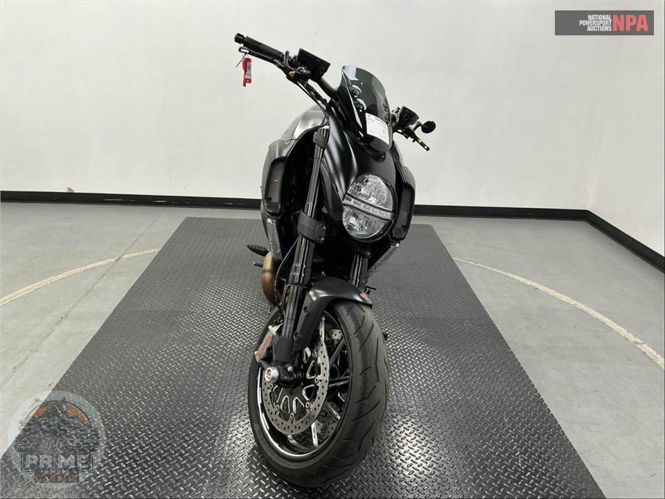 2011 Ducati DIAVEL — фото 2