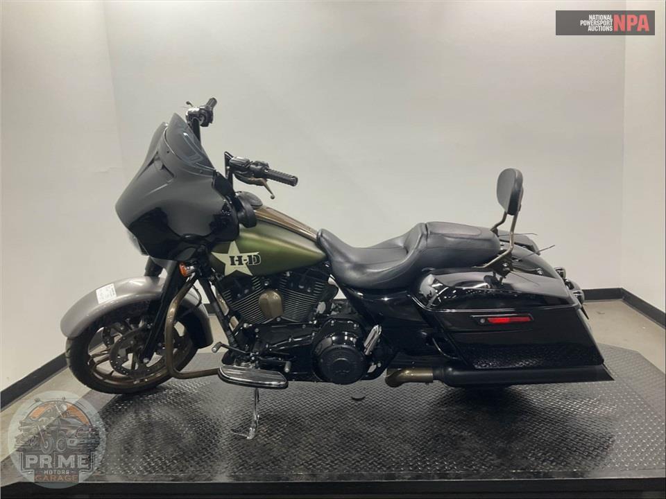 2014 Harley-Davidson FLHXS STREET GLIDE — фото 3