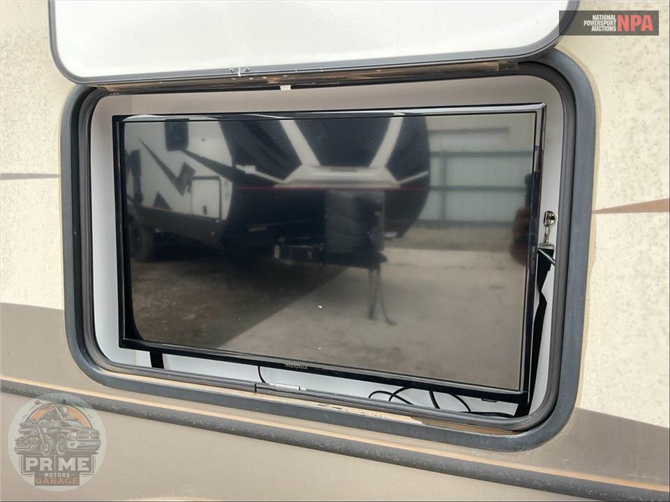 2017 Keystone Rv M-3811 MS - MONTANA FIFTH WHEEL SERIES — фото 32