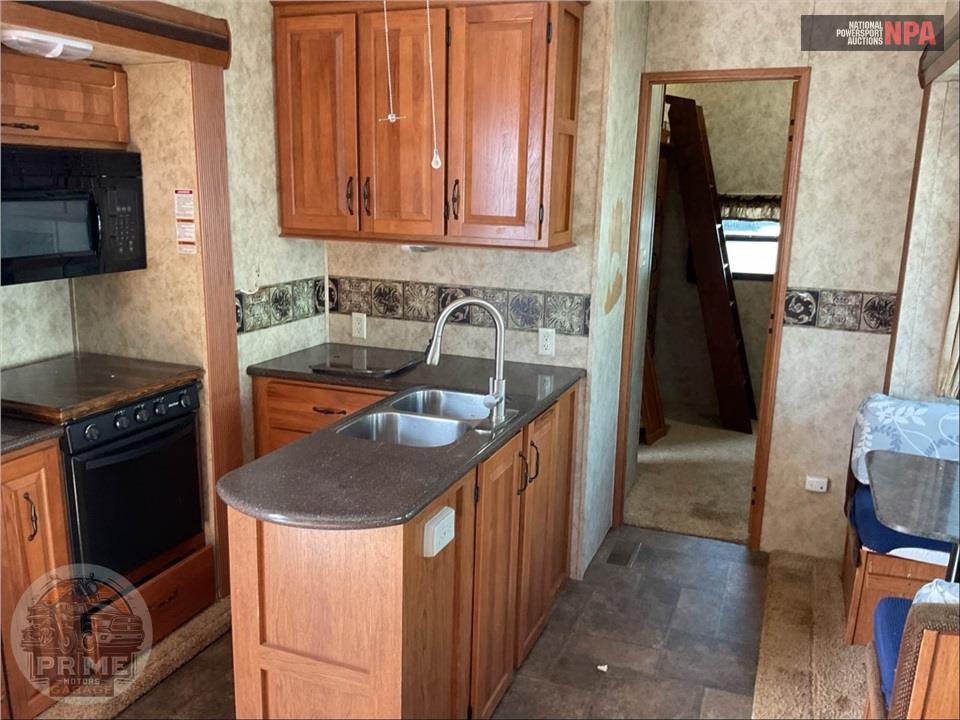 2013 Keystone Rv M-346 LBQ - MONTANA MOUNTAINEER FIFTH WHEEL SERIES — фото 8