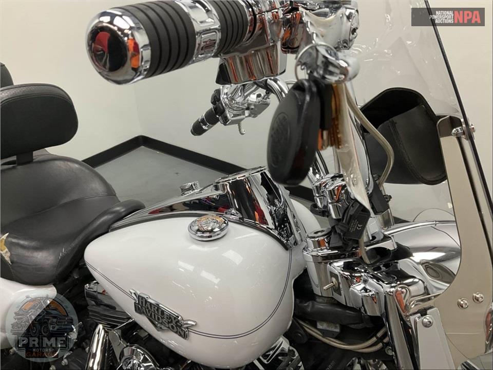 2012 Harley-Davidson FLHRC ROAD KING CLSC — фото 12