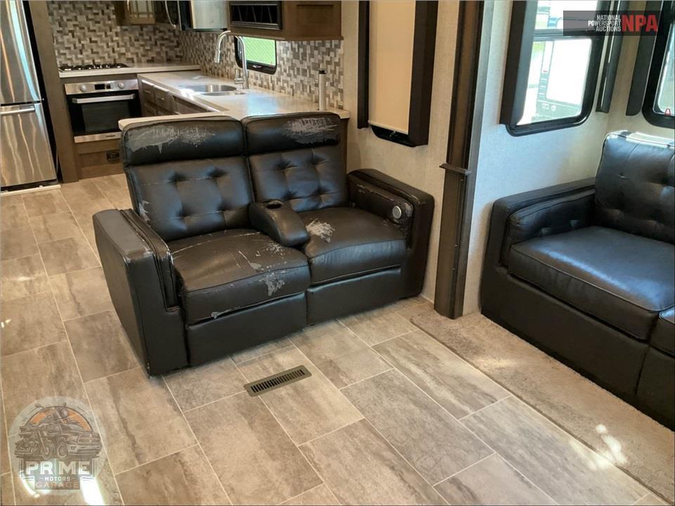 2019 Keystone Rv M-3701 LK - MONTANA 20TH ANNIVERSARY FIFTH WHEEL SERIES — фото 10
