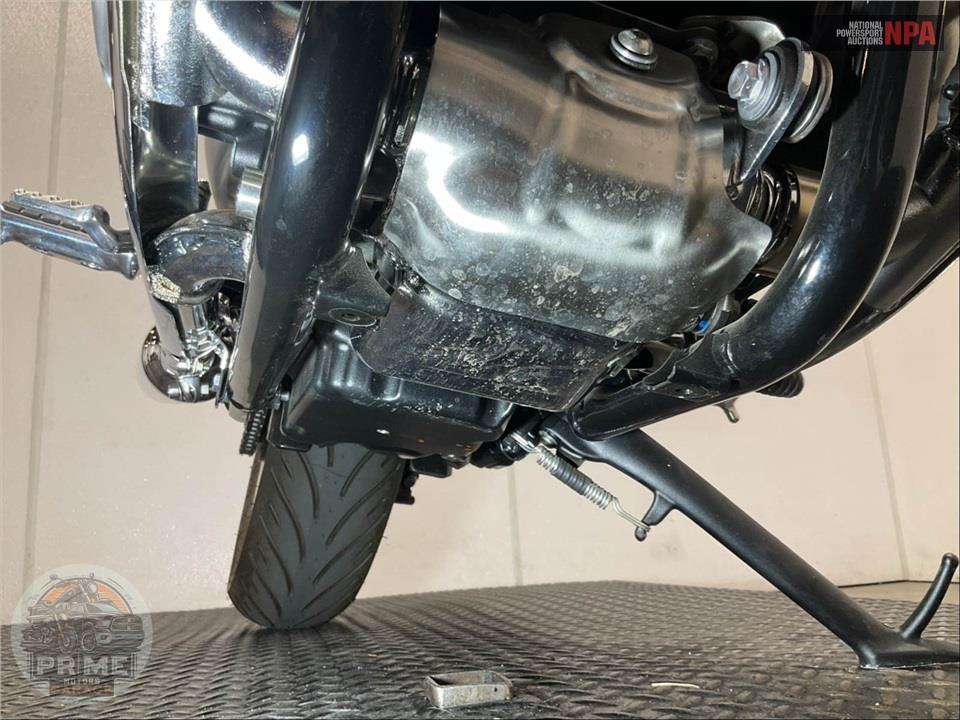 2025 Triumph BONNEVILLE T120 ELVIS PRESLEY EDITION — фото 11