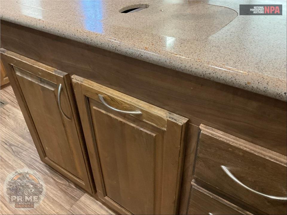 2017 Keystone Rv M-325 RL - LAREDO FIFTH WHEEL SERIES — фото 13
