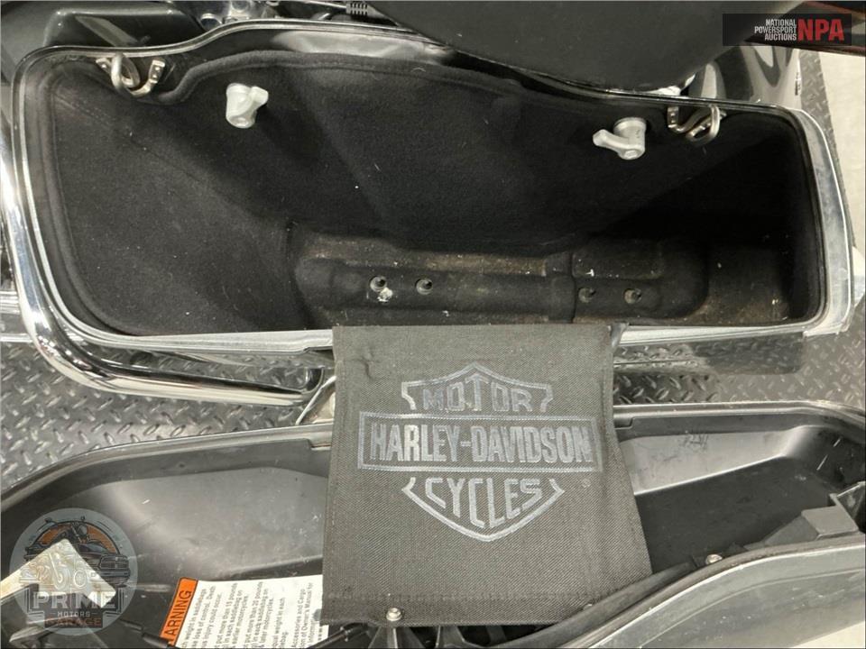 2016 Harley-Davidson FLTRUSE CVO ROAD GLIDE ULTRA — фото 22