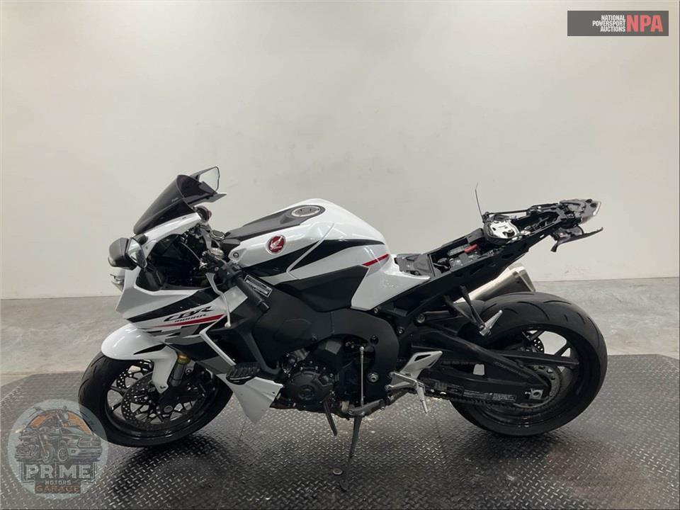 2025 Honda CBR1000RR — фото 3