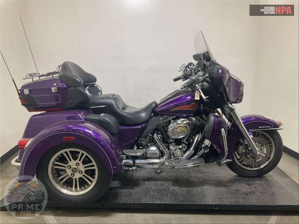 2013 Harley-Davidson FLHTCUTG TRIGLIDE UL CLSC — фото 1