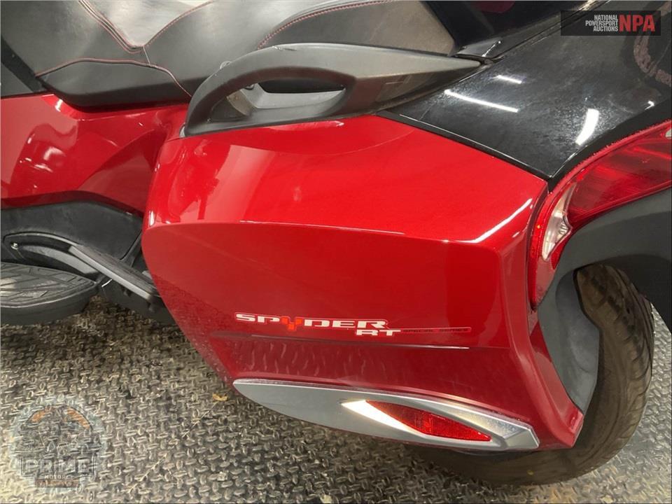 2015 Can-Am SPYDER RT SE6 SPECIAL SERIES — фото 16