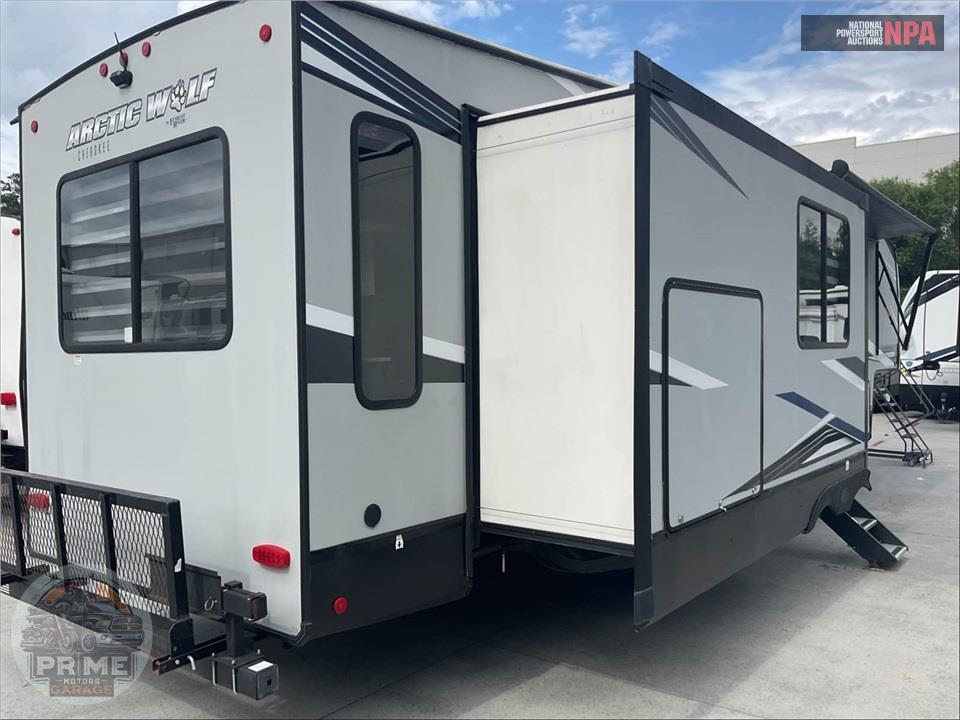 2021 Cherokee By Forest River M-3550SUITE - ARCTIC WOLF FIFTH WHEEL SERIES — фото 4