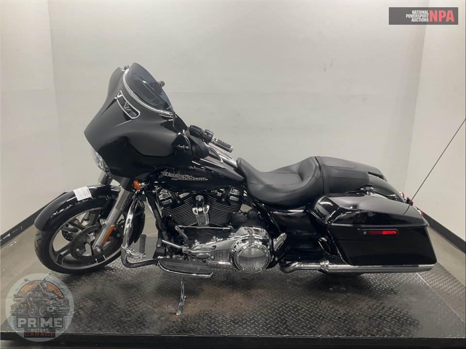 2017 Harley-Davidson FLHXS STREET GLIDE SPECIAL — фото 3