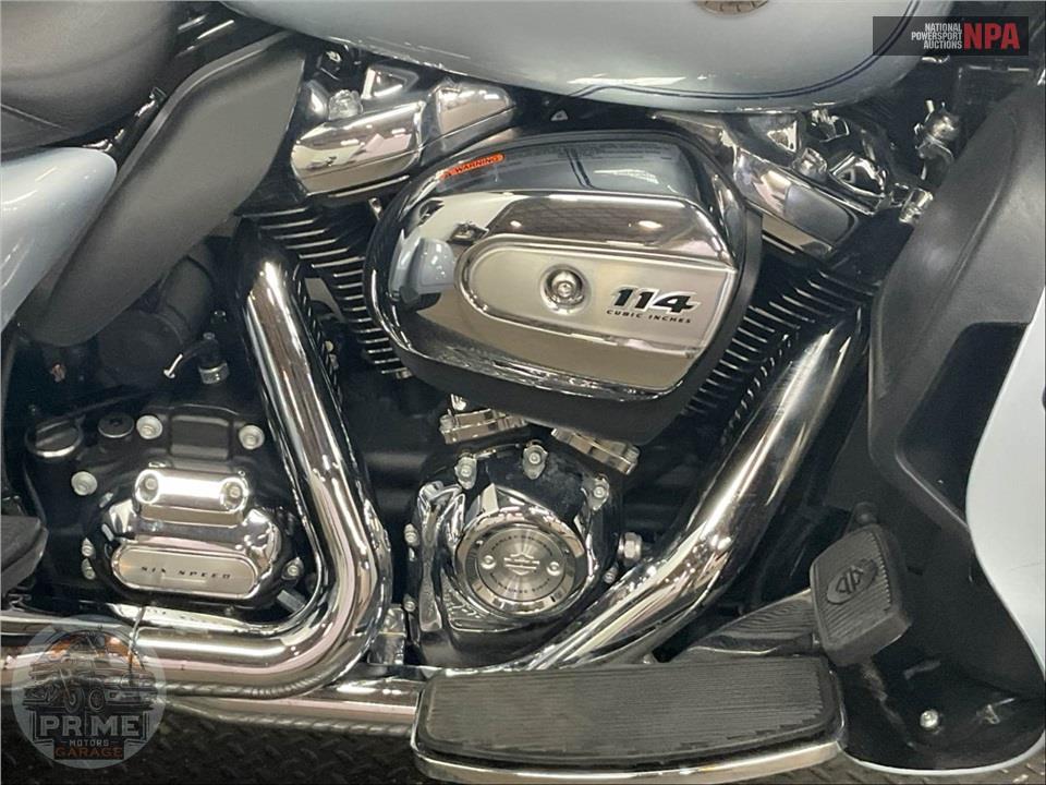 2023 Harley-Davidson FLHTCUTG TRI GLIDE ULTRA CLASSIC — фото 6