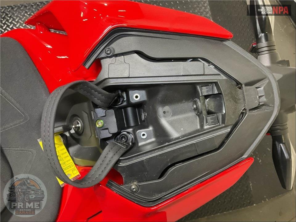 2025 Ducati PANIGALE V4 S — фото 16