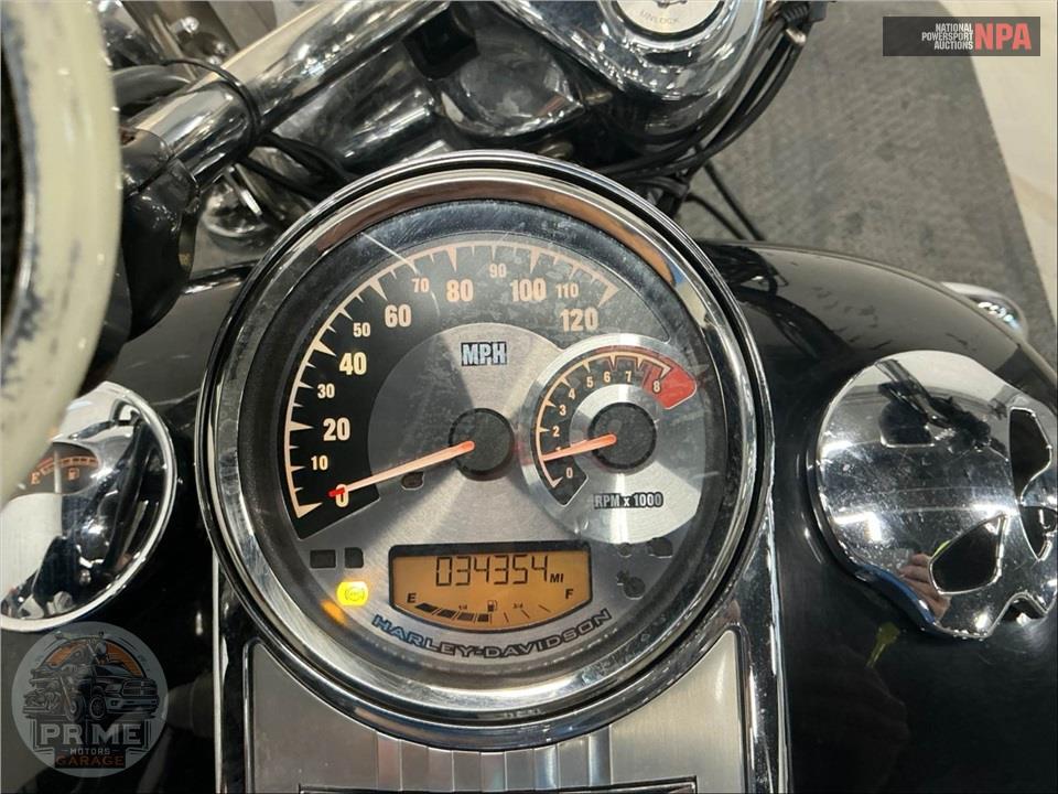 2011 Harley-Davidson FLHRC ROAD KING CLSC — фото 5