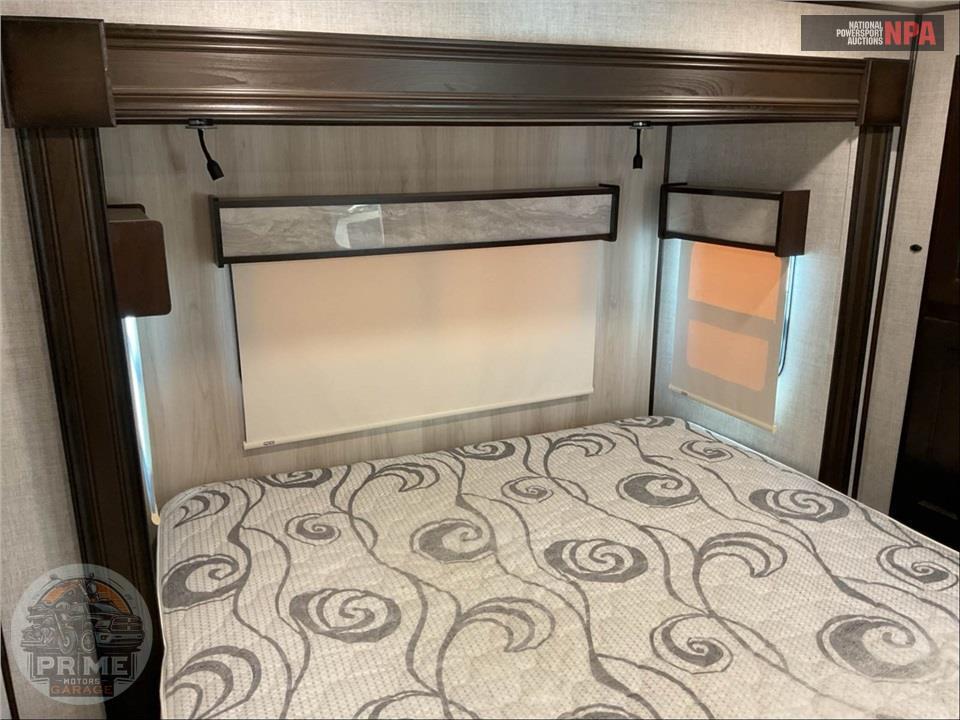 2020 Palomino By Forest River M-382FBC - COLUMBUS C-SERIES FIFTH WHEEL SERIES — фото 12