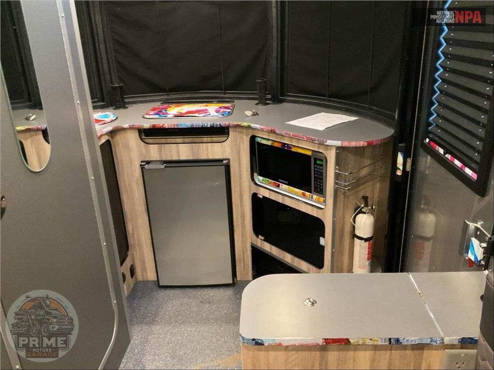 2022 Airstream M-16X - BASECAMP SERIES — фото 13