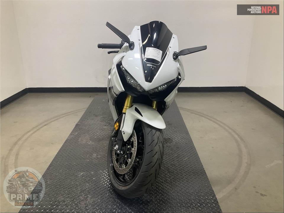 2025 Honda CBR1000RR — фото 2