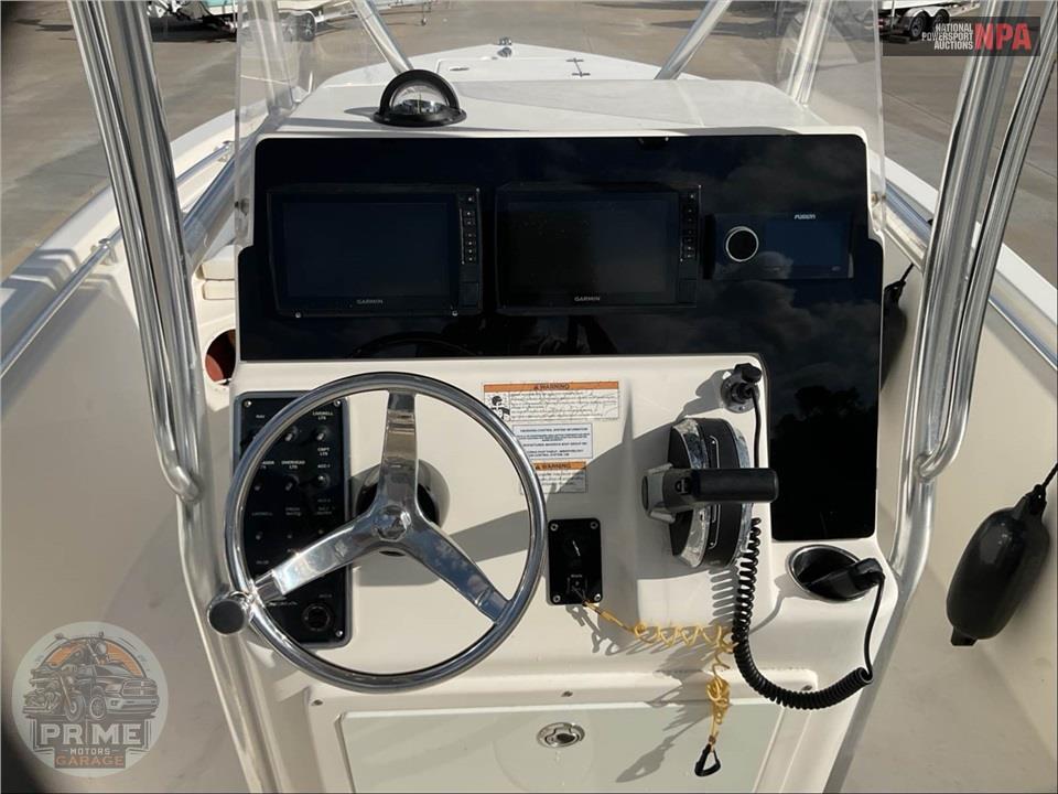 2019 Cobia Boats 220 CENTER CONSOLE L=22/E=1-150HP MERCURY OB — фото 19