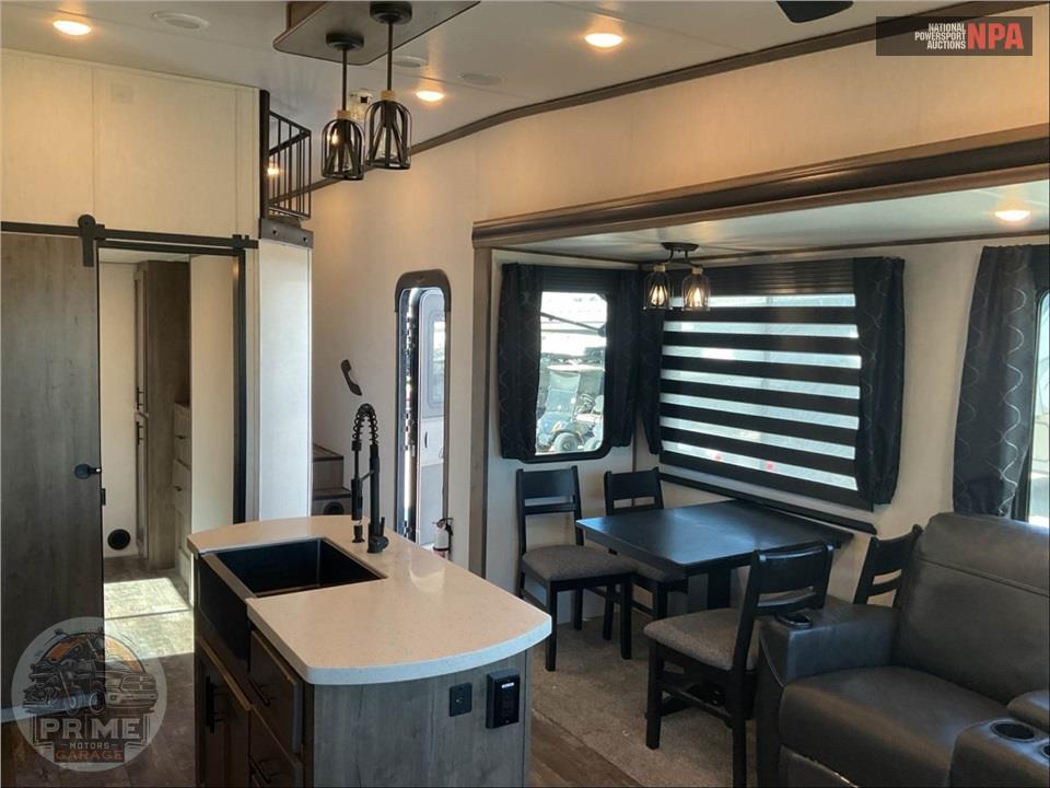 2022 Sabre By Forest River M-36BHQ — фото 8