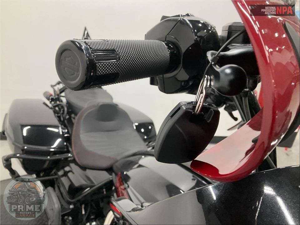 2024 Harley-Davidson FLTRXSTSE CVO ROAD GLIDE ST — фото 13