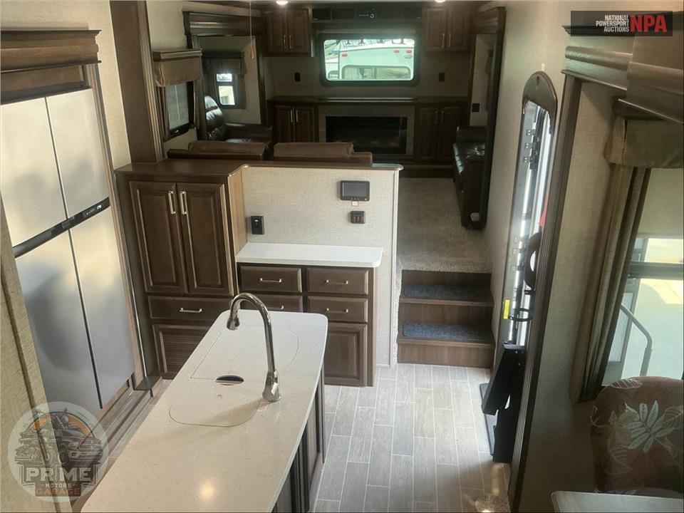 2020 Keystone Rv M-3710 KP - ALPINE FIFTH WHEEL SERIES — фото 6