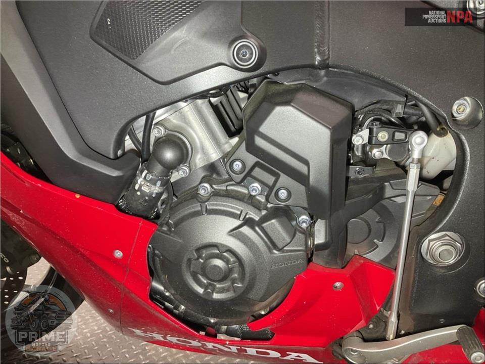 2023 Honda CBR1000RR — фото 7