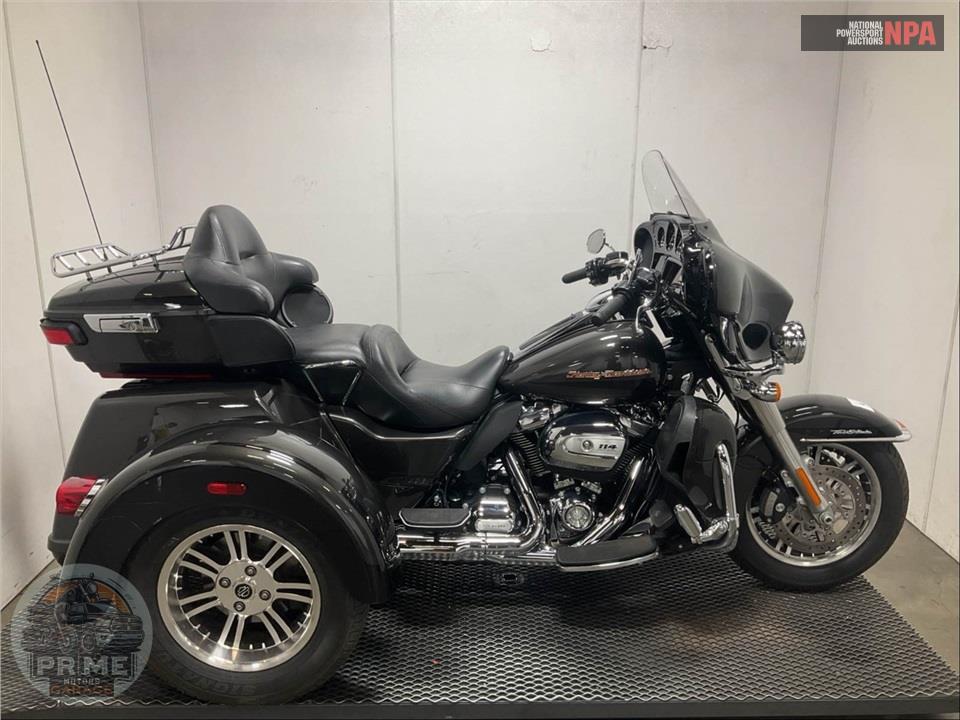 2019 Harley-Davidson FLHTCUTG TRI GLIDE ULTRA — фото 1