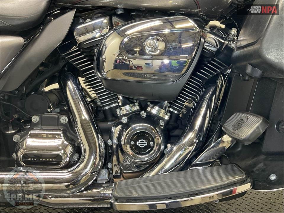 2017 Harley-Davidson FLHTCU ELECTRA GLIDE ULTRA CLASSIC — фото 6