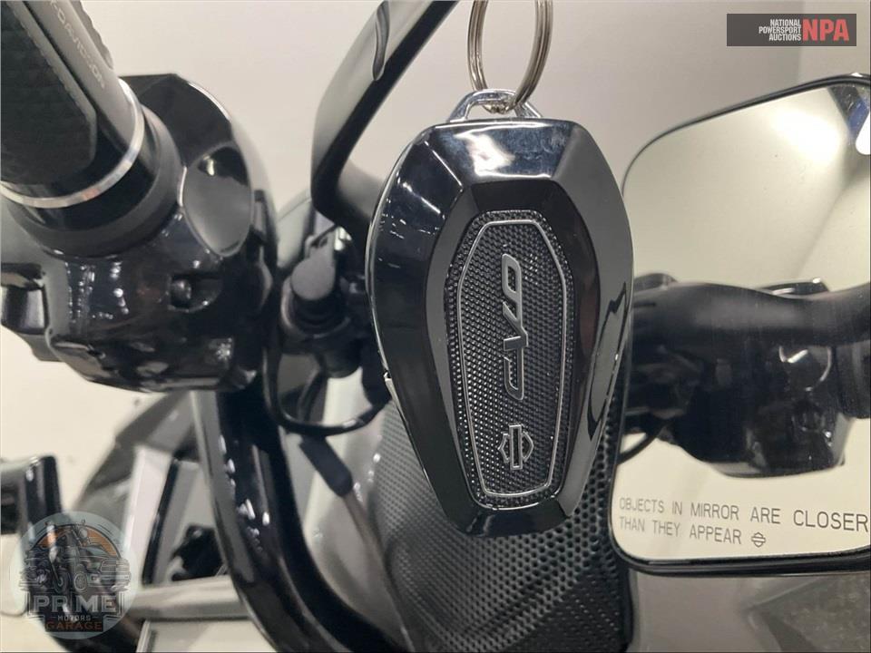 2023 Harley-Davidson FLHXSE CVO STREET GLIDE — фото 12