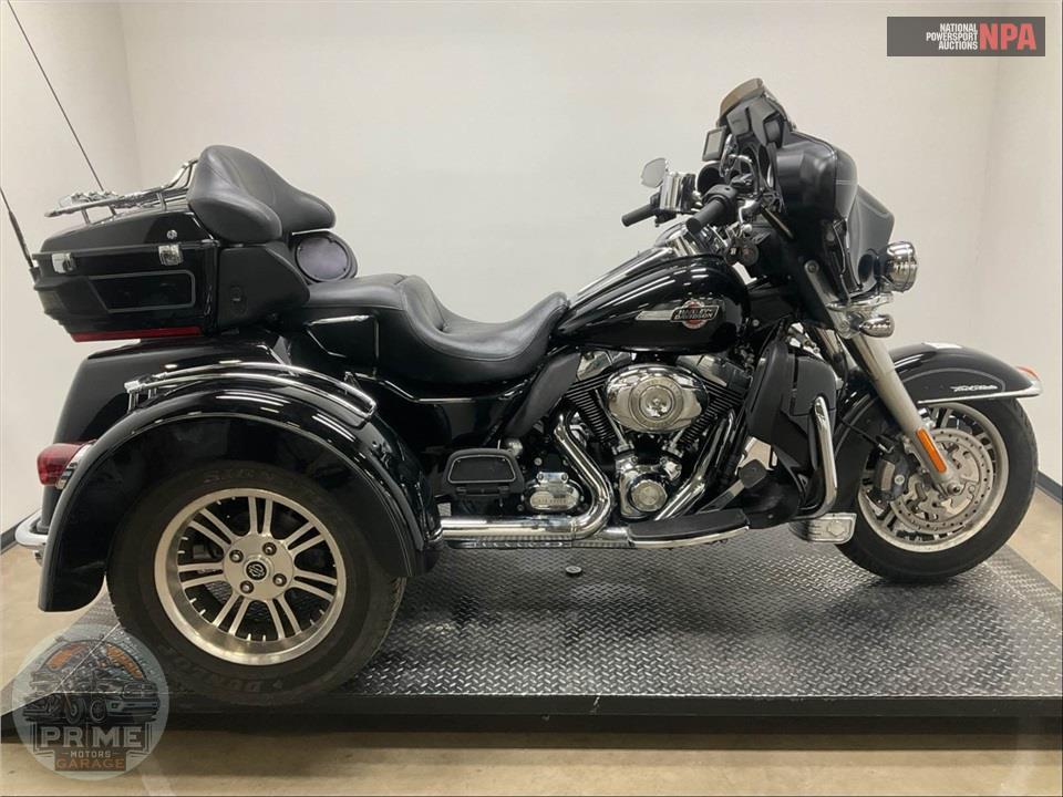 2013 Harley-Davidson FLHTCUTG TRIGLIDE UL CLSC — фото 1