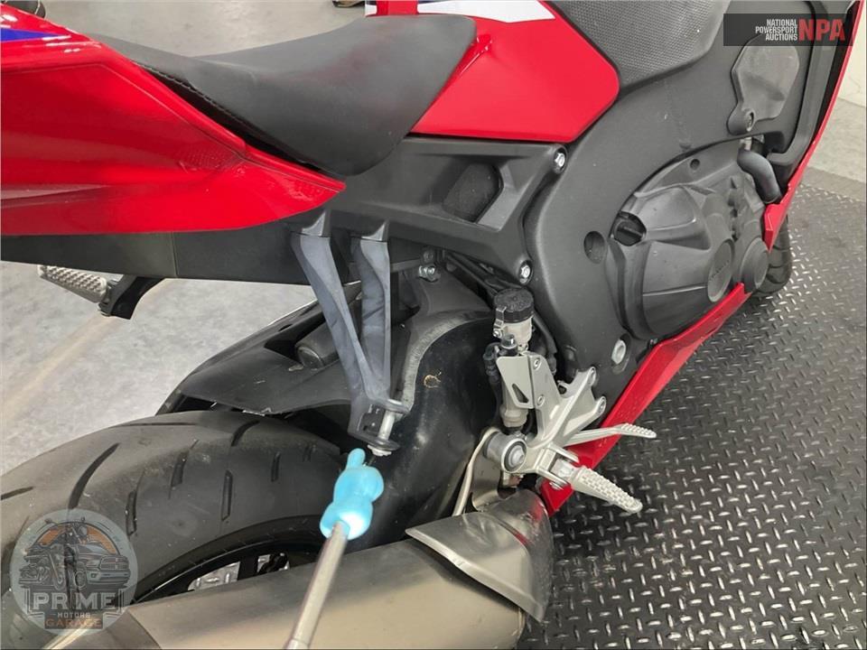 2023 Honda CBR1000RR — фото 23