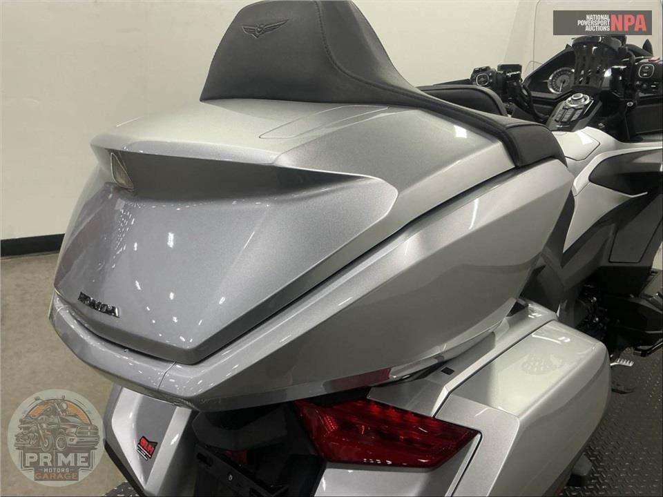 2025 Honda GOLD WING TOUR 50TH ANNIVERSARY — фото 17