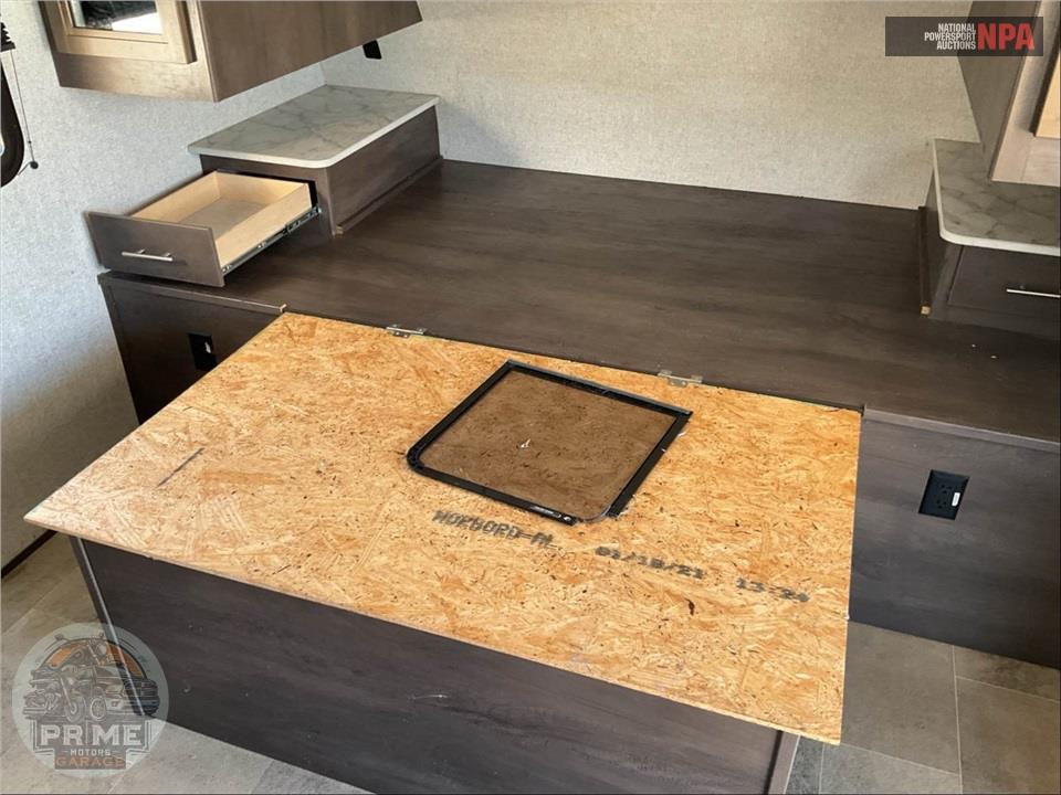 2021 Coleman By Dutchmen M-1805RB - LIGHT SERIES — фото 13