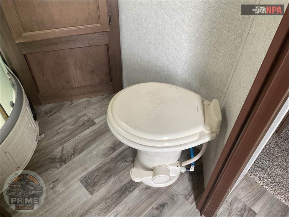 2019 Keystone Rv M-32 RLI COUGAR SERIES — фото 12